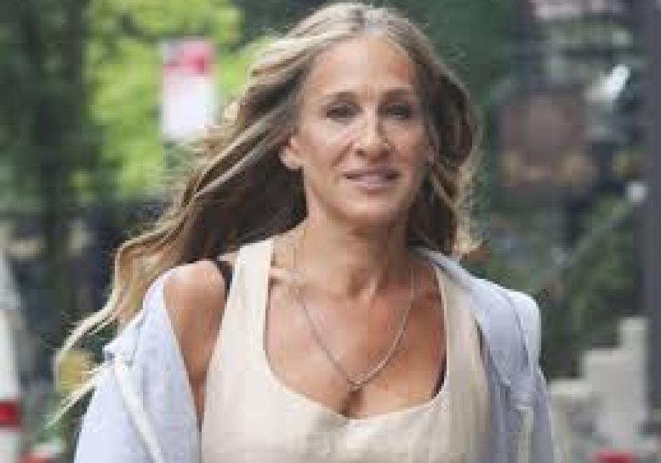 Сара Джессіка Паркер: тріумфальне отримання премії Керол Бернетт на «Золотому вечорі»