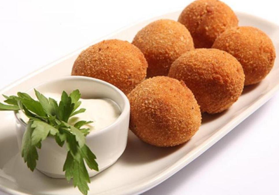 Рецепти:   Смачні домашні апетитні картопляні крокети з домашнім сиром