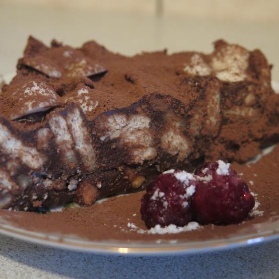 Рецепти:   Смачний домашній шоколадний торт (без випікання)