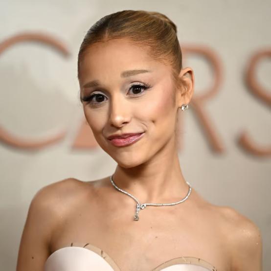 Аріана Гранде: друга поспіль номінація на «Золотий глобус» за роль Глінди