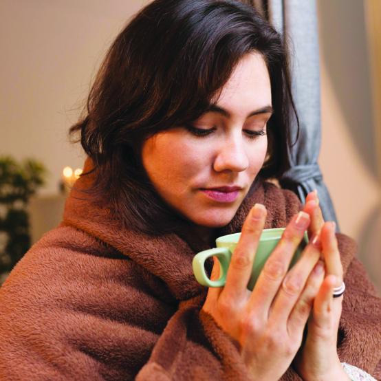 МІЖ МАМОЮ І ЧОЛОВІКОМ