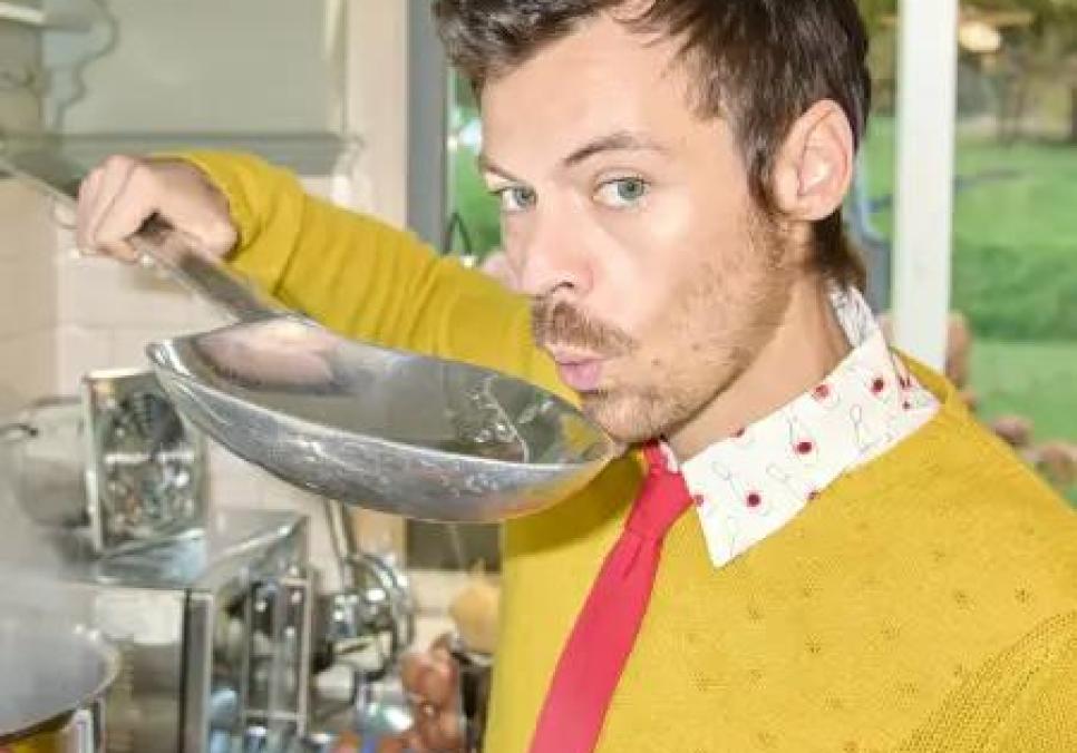 Гаррі Стайлз випустив сингл Aperture про «безпечне кохання» та нове життя