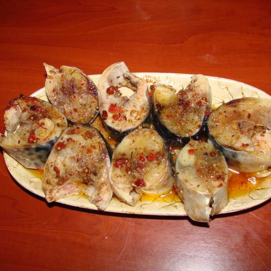 Рецепти:   Смачна корисна апетитна скумбрія в аджиці