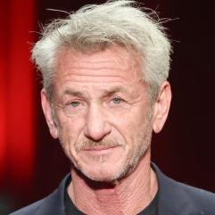 Шон Пенн знову спровокував дискусії в мережі через появу на публіці з молодою коханою