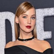 Дженніфер Лоуренс здивувала новою зачіскою та вишуканим образом у Нью-Йорку