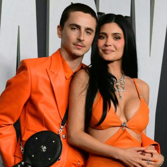 Кайлі Дженнер та Тімоті Шаламе офіційно підтвердили свої почуття в соціальних мережах