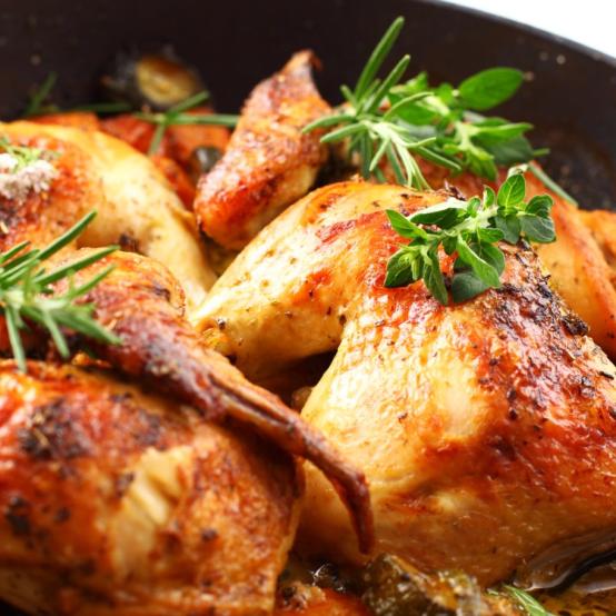 Рецепти:   Смачні апетитні курячі гомілки  з моховиками в соусі