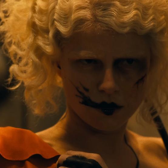 Меґґі Джилленгол презентує радикальне бачення класичної історії у фільмі «Наречена»