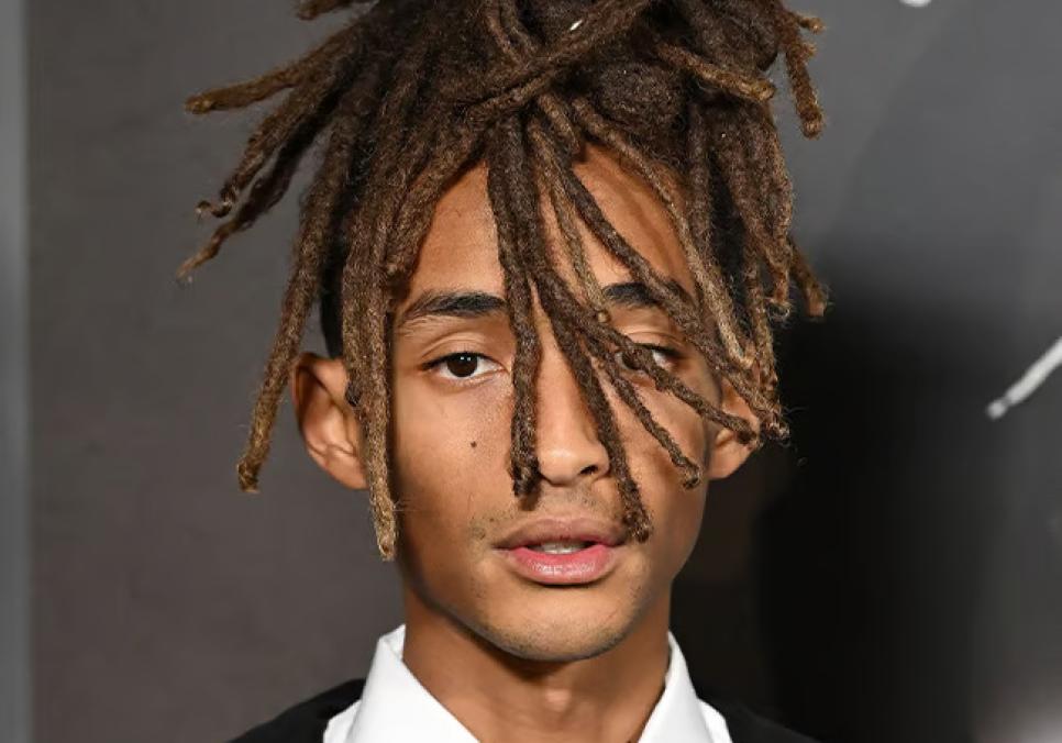 Джейден Сміт шокував Париж «емо-перукою» на вечері з Віллом та Джадою