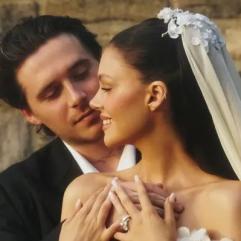 Бруклін Бекхем звинуватив матір у приниженні на власному весіллі