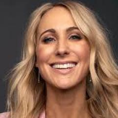 Ніккі Глейзер повертається на «Золотий глобус»: чого чекати від 83-ї церемонії