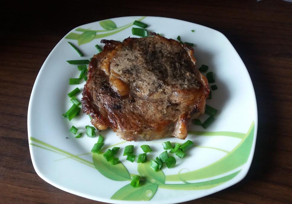 Рецепти:  Смачні апетитні яловичі стейки