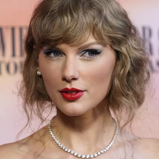 Тейлор Свіфт обурена витоком особистих повідомлень у судовому процесі Блейк Лайвлі