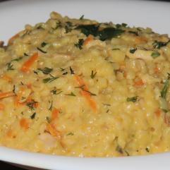 Рецепти:  Смачний поживний булгур з індичкою і грибами в сметанно-часниковому соусі