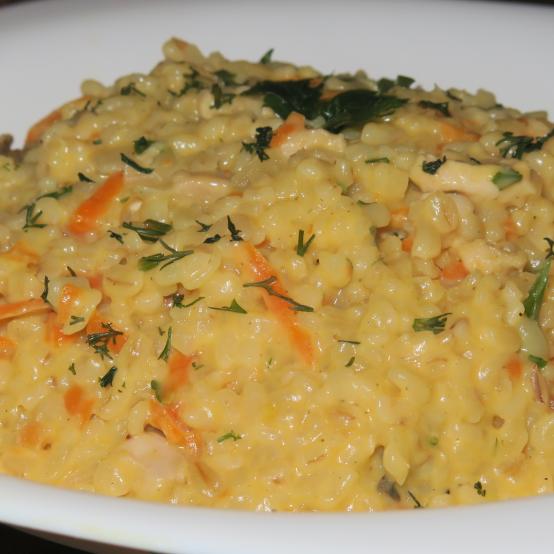 Рецепти:  Смачний поживний булгур з індичкою і грибами в сметанно-часниковому соусі