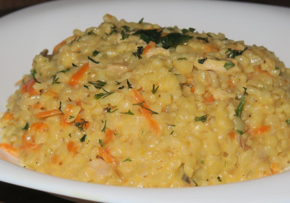 Рецепти:  Смачний поживний булгур з індичкою і грибами в сметанно-часниковому соусі