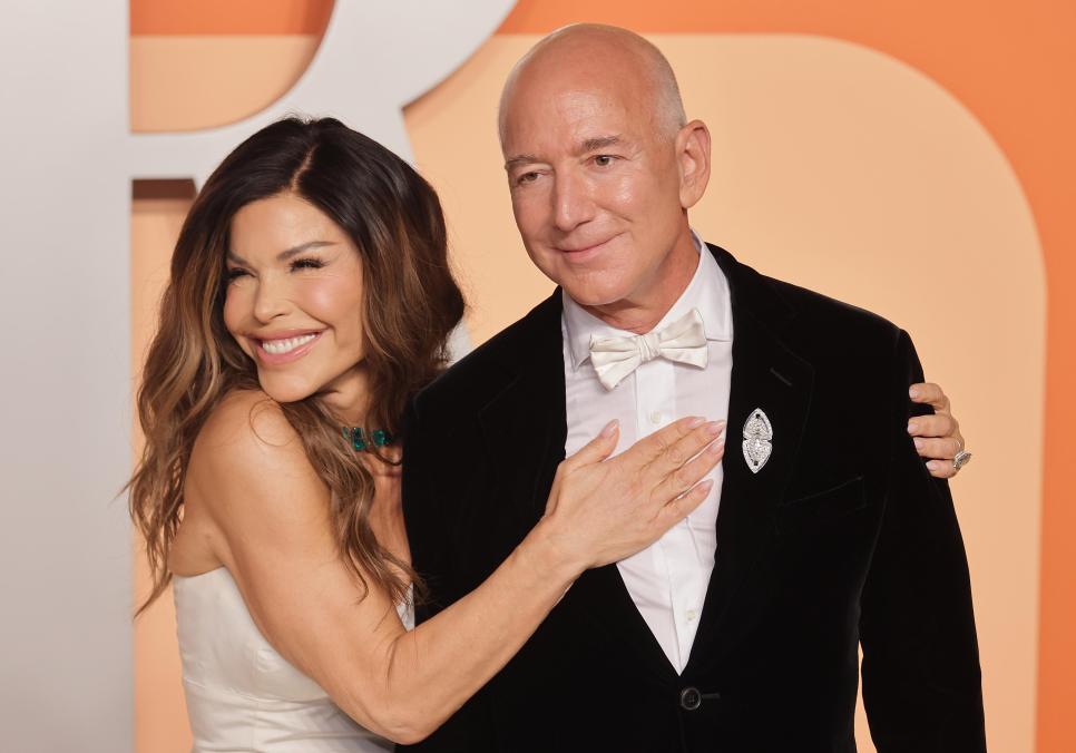 Лорен Санчес та її неоднозначні образи на Паризькому тижні моди