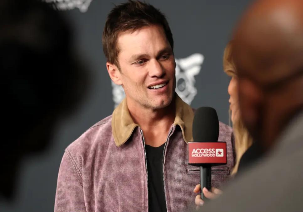 Том Брейді уникає запитань про новий роман після кокетливої вечірки з Алікс Ерл