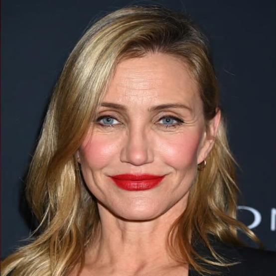 Кемерон Діас підкорила червону доріжку премії WWD Style Awards 2026