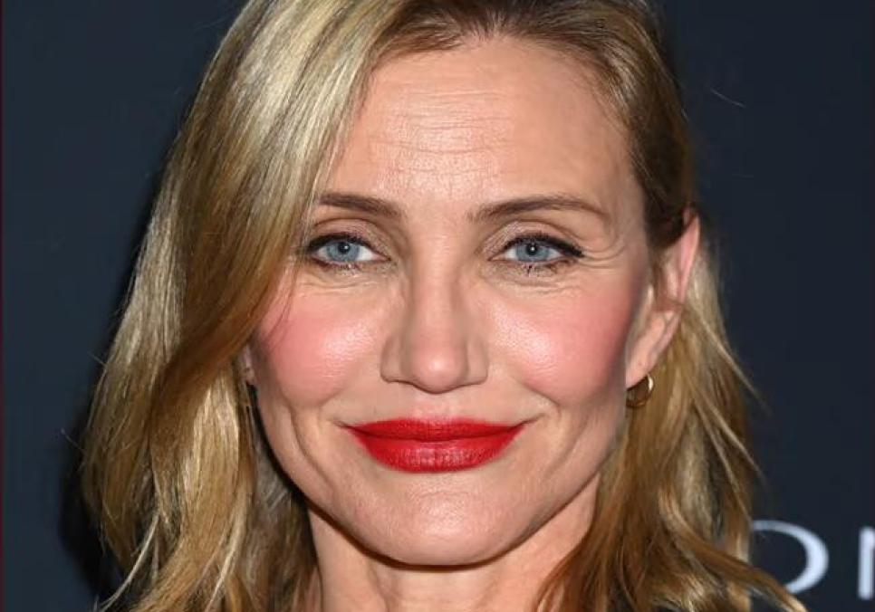 Кемерон Діас підкорила червону доріжку премії WWD Style Awards 2026