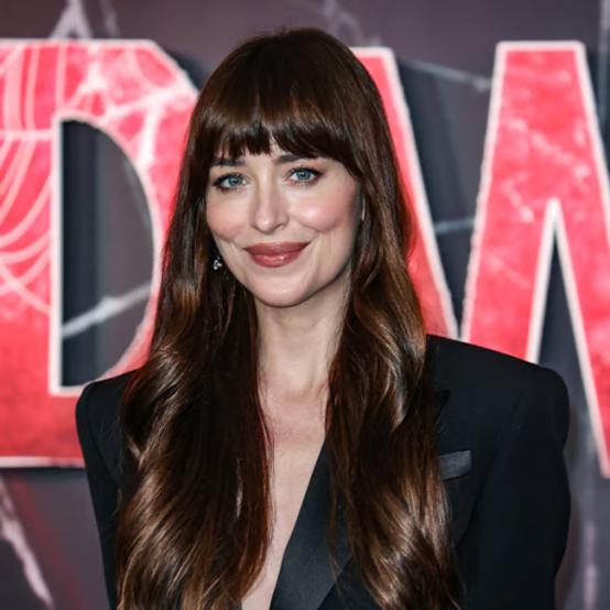 Дакота Джонсон закрутила роман із музикантом Role Model після розриву з Крісом Мартіном