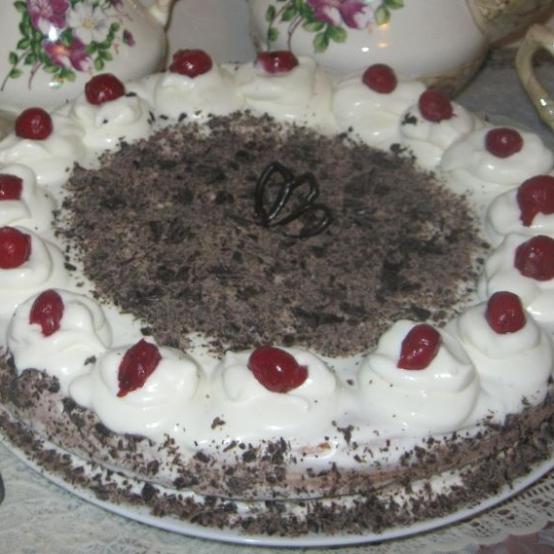 Смаколики:  Вишуканий торт з кремом «П’яна вишня»