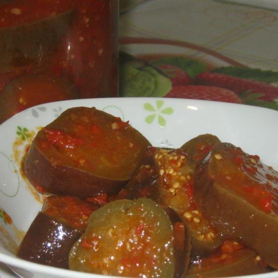 Кулінарні рецепти:  Пікантні баклажани в томаті