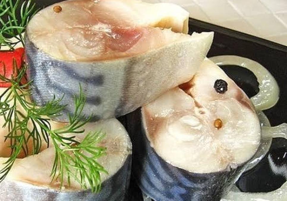 Рецепти:   Смачна поживна апетитна скумбрія в маринаді