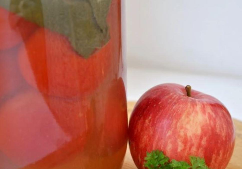 Кулінарні рецепти: Помідори в яблучному соку