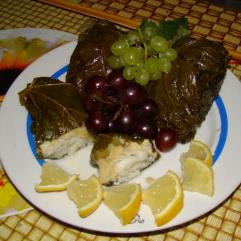 Другі страви: Риба у виноградному листі «Сонячне гроно»