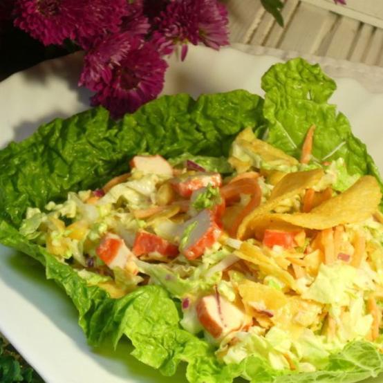 Рецепти салатів: Салат з крабовими паличками і чипсами
