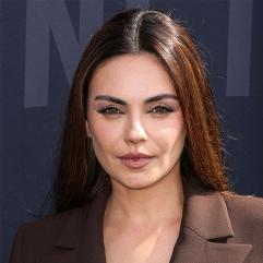 Міла Куніс вразила сольним виходом на червоній доріжці Netflix Tudum 2025 Міла Куніс вразила сольним виходом на червоній доріжці Netflix Tudum 2025