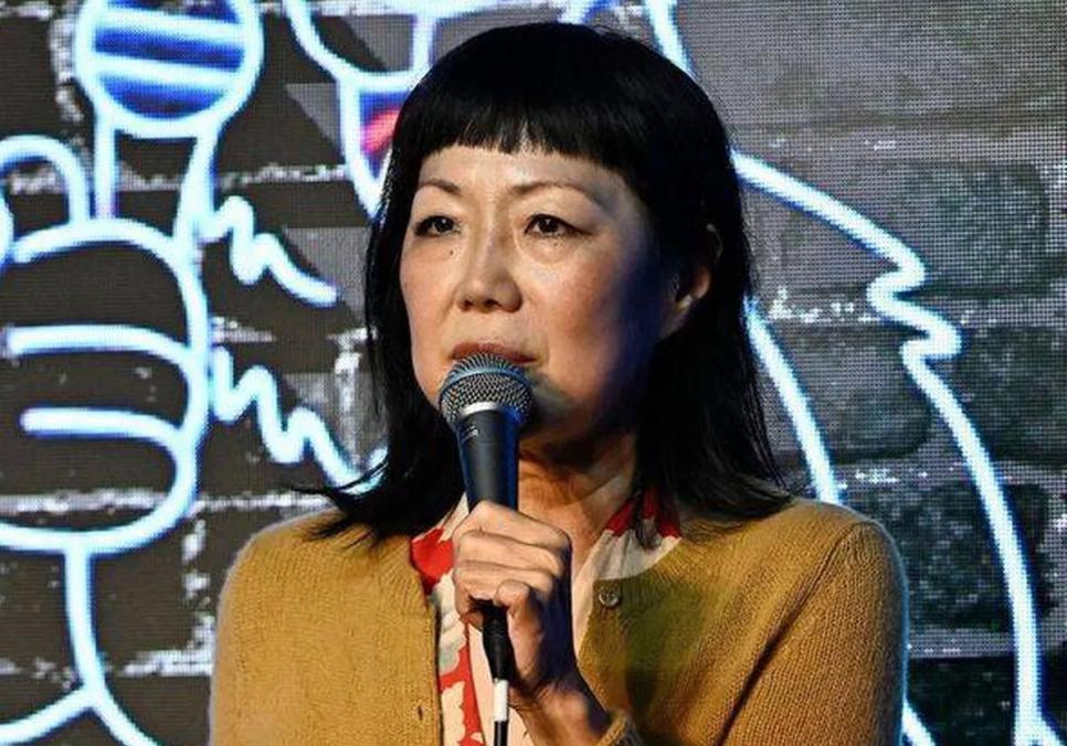 Маргарет Чо звинувачує Еллен Дедженерес у «непривітній» поведінці