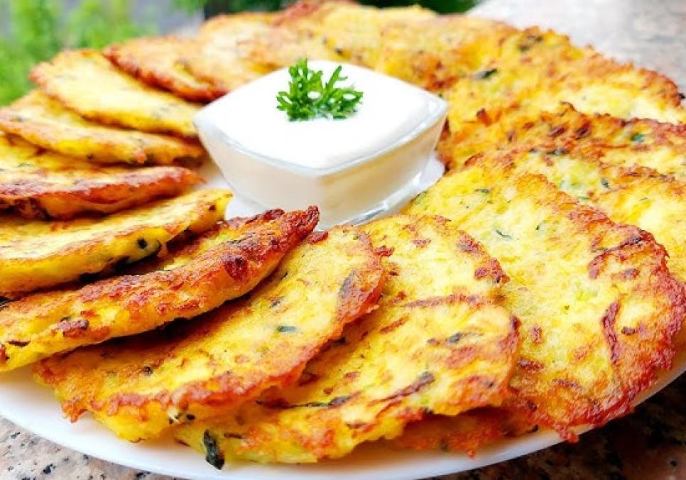 Рецепти: Смачні домашні ніжні деруни з овочами Рецепти: Смачні домашні ніжні деруни з овочами