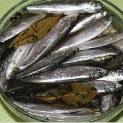 Рецепти:   Смачна домашня пряна маринована кілька