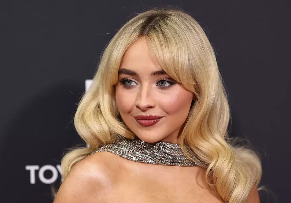 Сабріна Карпентер зачарувала публіку на червоній доріжці Brit Awards 2025 Сабріна Карпентер зачарувала публіку на червоній доріжці Brit Awards 2025