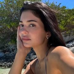 Кайлі Дженнер та Тімоті Шаламе насолоджуються таємною тропічною відпусткою