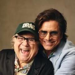 Денні Де Віто та Джон Стеймос влаштували секретну вечірку в Остіні