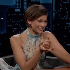 Зендая заінтригувала прихильників весільним образом на шоу Джиммі Кіммела