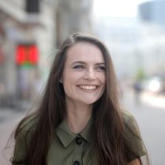 ТІНЬ ЗА СКЛОМ