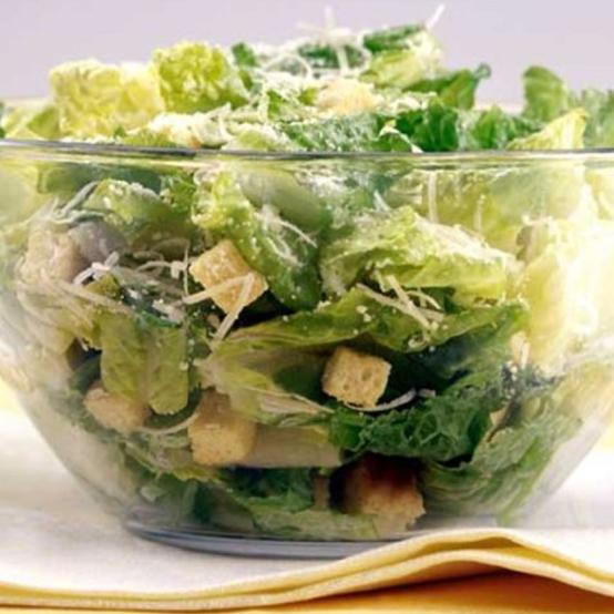 Рецепти:   Смачний домашній салат “Цезар” із курячим м’ясом