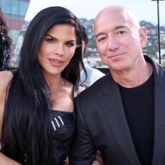 Джефф Безос та Лорен Санчес знову опинилися в центрі уваги під час виходу в Нью-Йорку