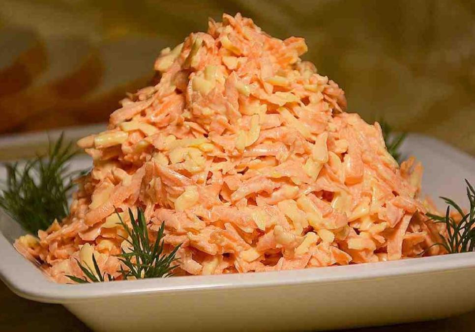 Рецепти:   Смачний домашній поживний салат “Вітамінка”