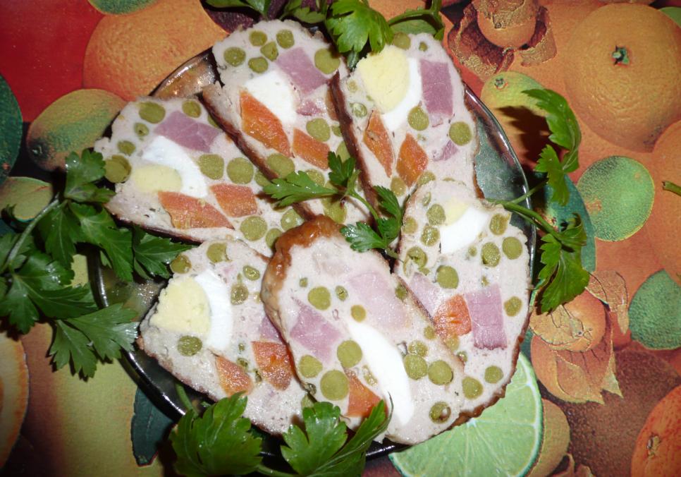 Рецепти:   Смачний  цікавий курячий рулет із овочами