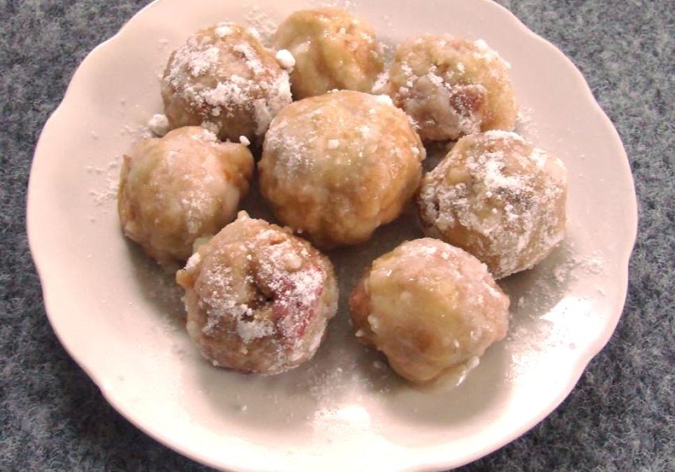 Рецепти:   Смачний корисний домашній десерт «Яблучні кульки»