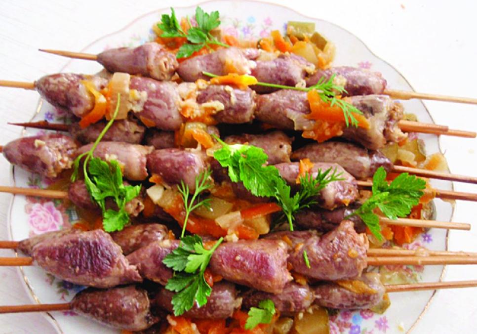 Рецепти:   Смачний поживний шашличок з курячих сердечок