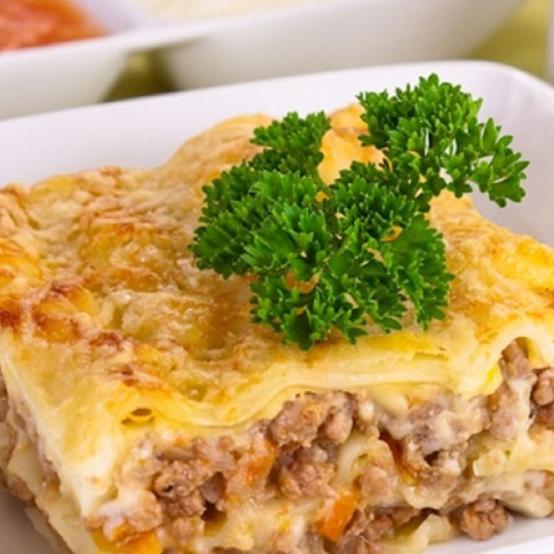 Рецепти:    Смачна домашня ароматна м’ясна лазанья