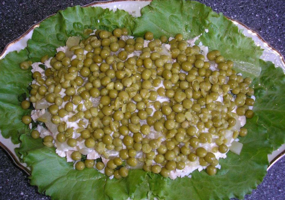 Рецепти:  Смачний домашній салат “Чиполіно”