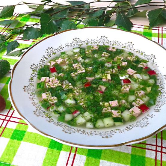 Рецепти:   Смачний домашній поживний весняний суп на березовому соку