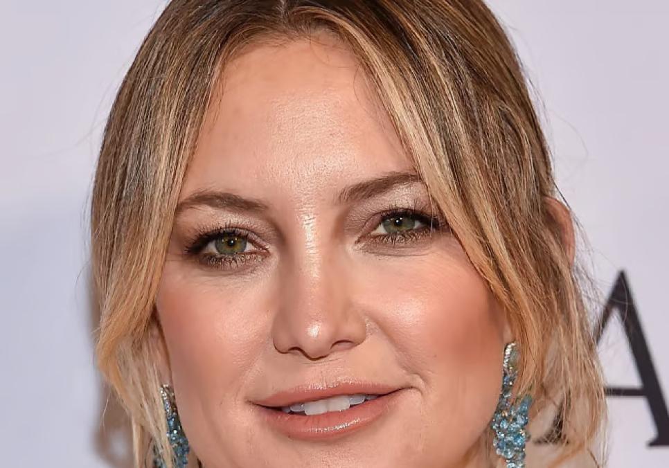 Кейт Гадсон зачарувала образом грецької богині на червоній доріжці премії SAG Awards 2026